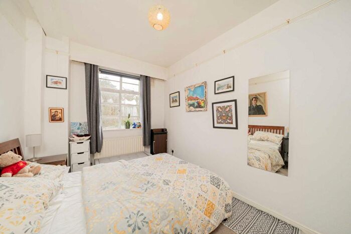 1 Bedroom Flat For Sale In Orsett Terrace, London, W2