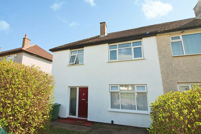 3 Bedroom Semi Detached House For Sale In Kentmere Approach, Leeds, LS14