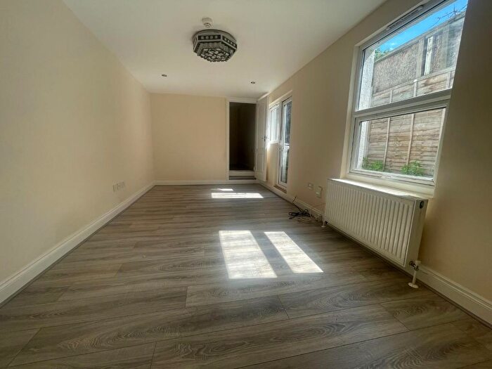 4 Bedroom Terraced House To Rent In Birkbeck Road, Tottenham, N17