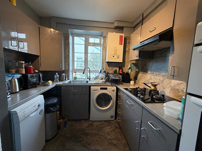 3 Bedroom Flat To Rent In Church Road, Isleworth, TW7