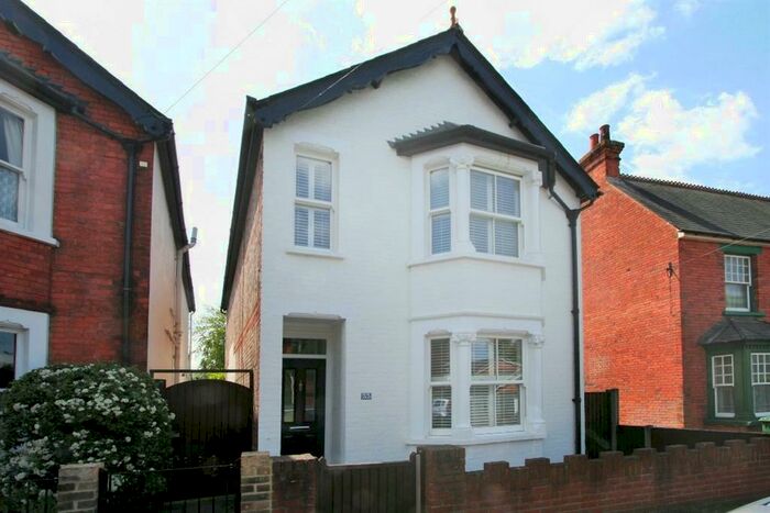 3 Bedroom Detached House To Rent In Oakdale Road, Weybridge, KT13