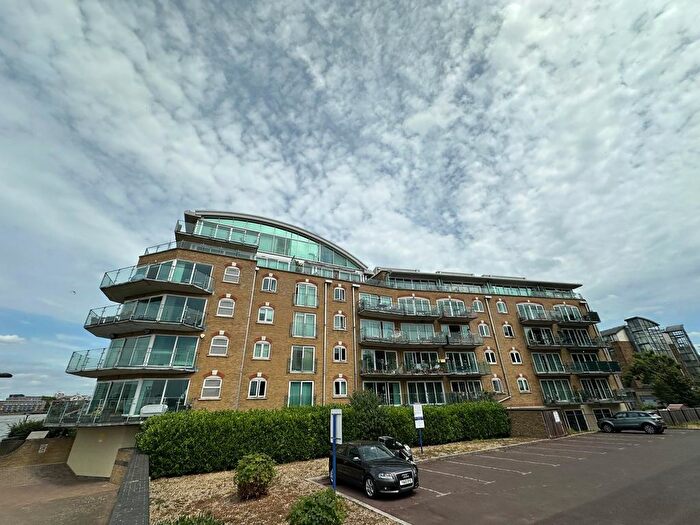2 Bedroom Flat To Rent In Pacific Warf, Rotherhithe Street, Canada Water, London, SE16