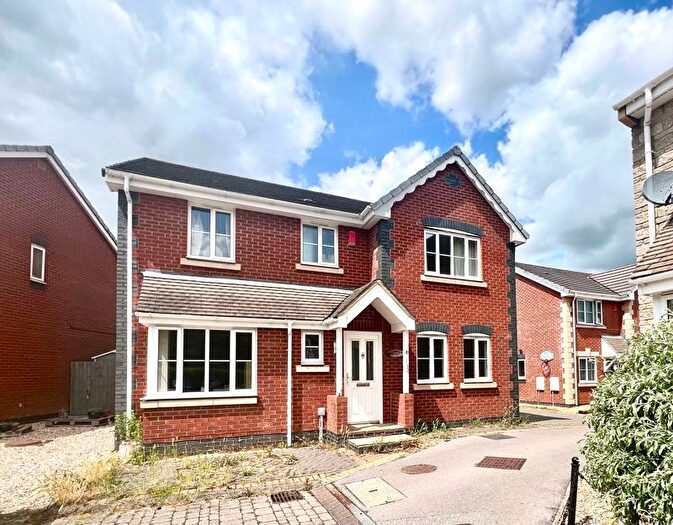 4 Bedroom Detached House For Sale In Newbury Avenue, Calne, SN11