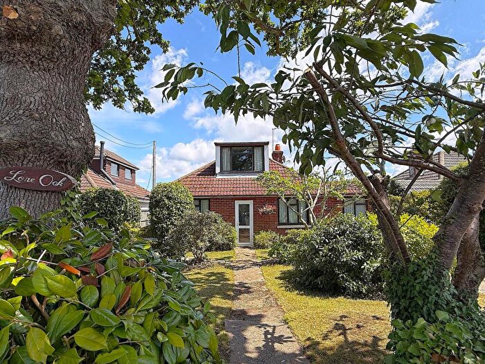 3 Bedroom Detached Bungalow For Sale In Chapel Lane, Langley, SO45