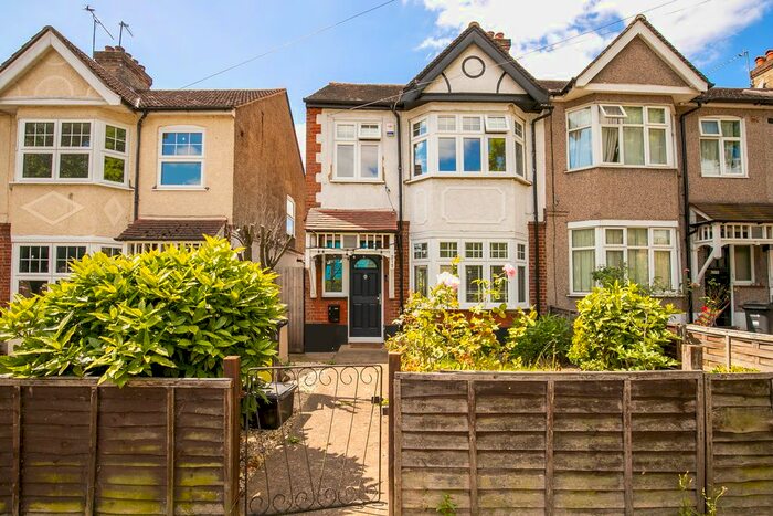 3 Bedroom End Of Terrace House To Rent In Snakes Lane East, Woodford Green, IG8
