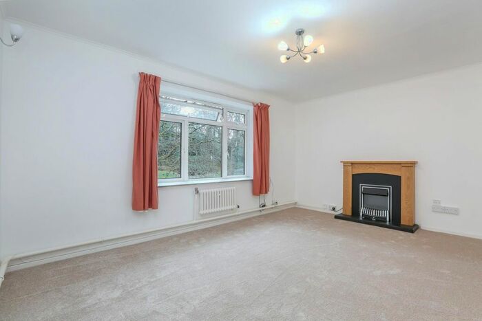 3 Bedroom Flat To Rent In Sydenham Hill, Forest Hill, SE23