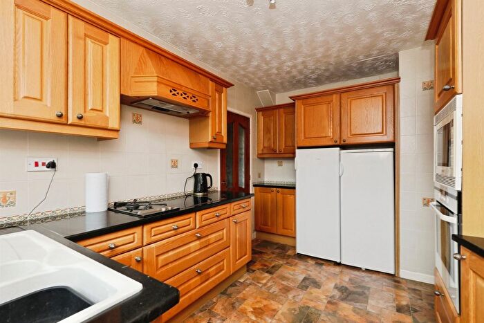 2 Bedroom Detached Bungalow For Sale In Lilac Grove, Bawtry, Doncaster, DN10