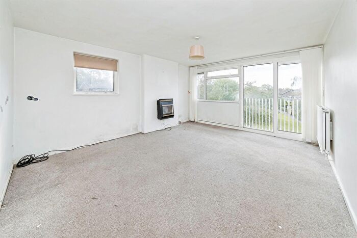 2 Bedroom Flat For Sale In Highams Hill, Crawley, RH11