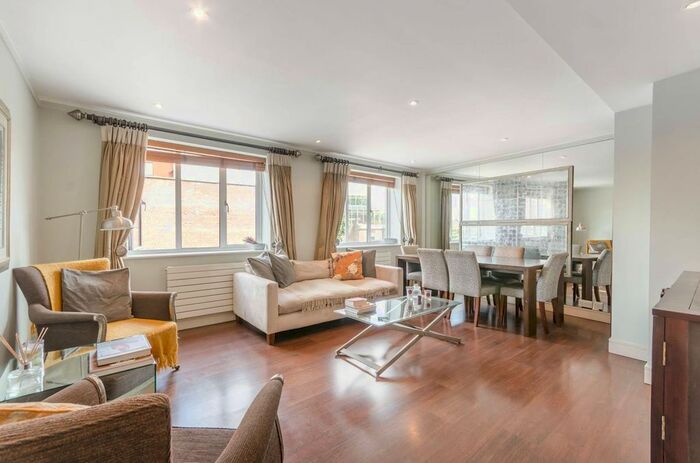 2 Bedroom Flat To Rent In Upper Richmond Road, Putney, London, SW15
