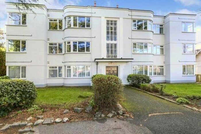 2 Bedroom Flat To Rent In - Christchurch Road, Bournemouth, BH1
