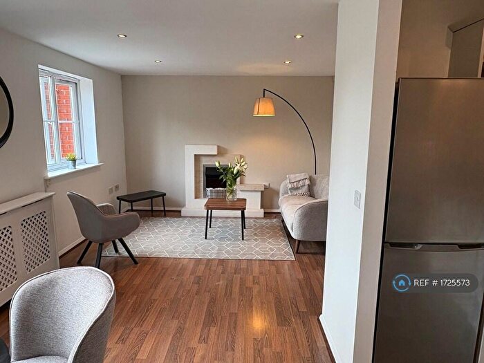 2 Bedroom Flat To Rent In Stanley Road, Whitefield, Manchester, M45