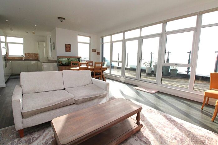 3 Bedroom Flat To Rent In Gubbins Lane, Harold Wood, RM3