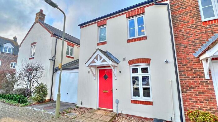 3 Bedroom Semi Detached House For Sale In Hobbs Square, Petersfield, Hampshire, GU31