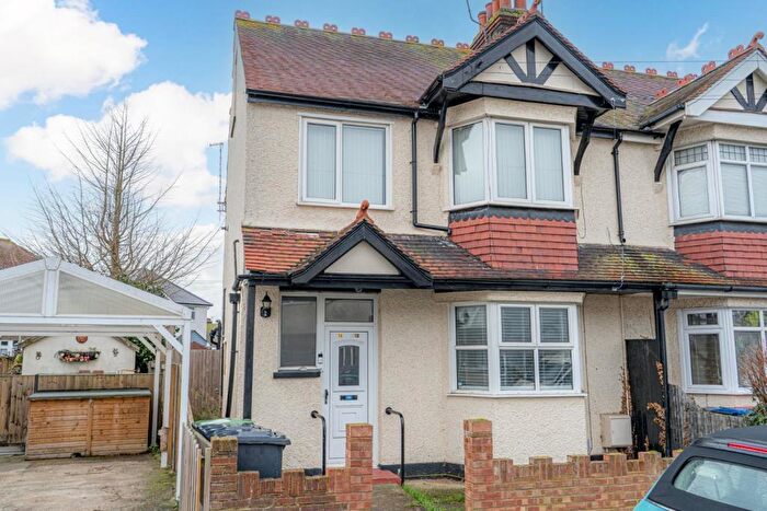 1 Bedroom Apartment For Sale In Bognor Drive, Herne Bay, CT6