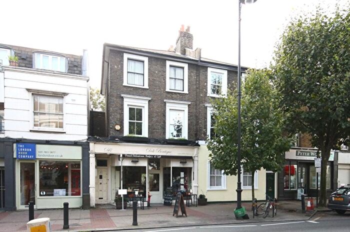 1 Bedroom Flat To Rent In St. John's Hill, London, SW11