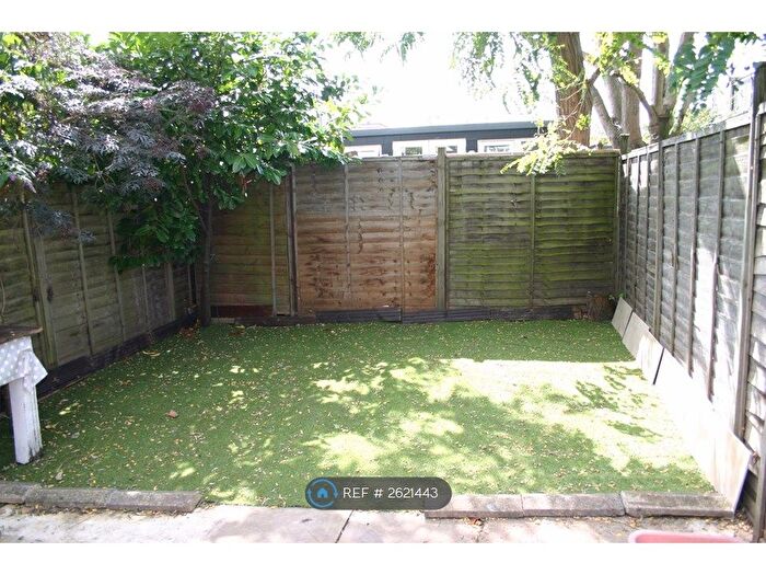 1 Bedroom Flat To Rent In Northfields, London, W13