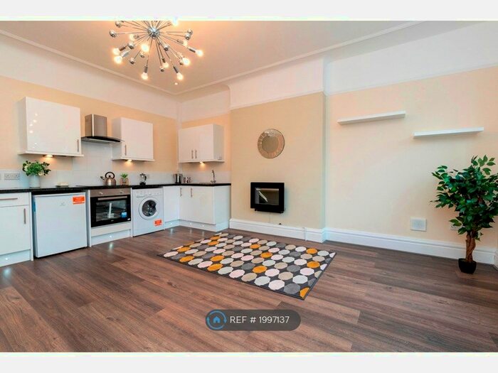 3 Bedroom Flat To Rent In Lingdale Road North Claughton, Merseyside, CH41
