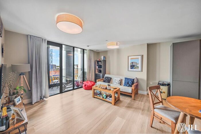 1 Bedroom Apartment For Sale In Malt House, Barley Lane, London, E15