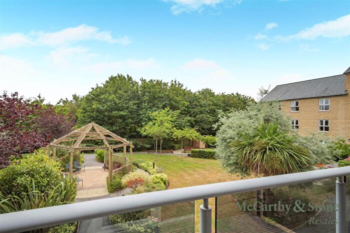 1 Bedroom Apartment For Sale In Squirrel Way, Shadwell, Leeds, LS17
