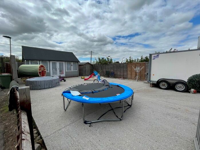 3 Bedroom Detached Bungalow For Sale In Elm Trees, Elm Road, Pitsea