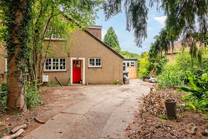 5 Bedroom Semi-Detached House For Sale In Lemsford Village, Lemsford, Welwyn Garden City, Hertfordshire, AL8