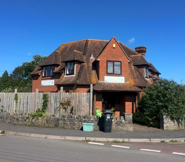 3 Bedroom Flat To Rent In Station Road, Wrington, BS40