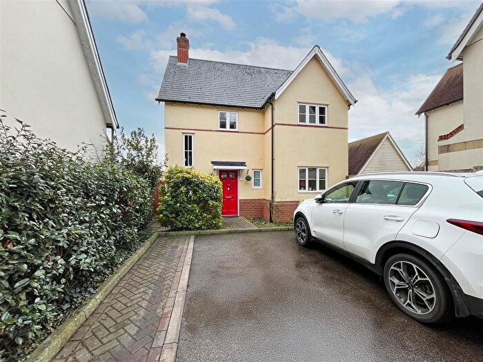 3 Bedroom Property For Sale In Kings Farm Meadow, Tillingham, Southminster, CM0