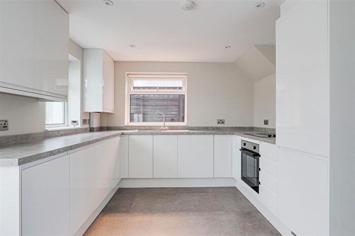 3 Bedroom Semi-Detached House To Rent In Osgood Road, Arnold, Nottingham, NG5