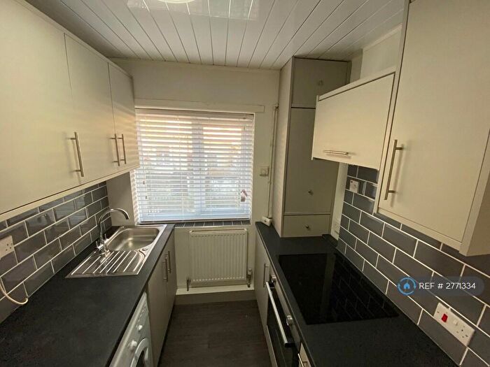 1 Bedroom Flat To Rent In Oak Street, Colne, BB8