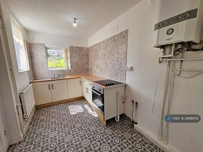 1 Bedroom Flat To Rent In Cocker Hill, Stalybridge, SK15