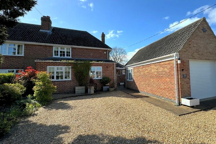 3 Bedroom Semi-Detached House For Sale In Cross Lane, Burton Lazars, LE14