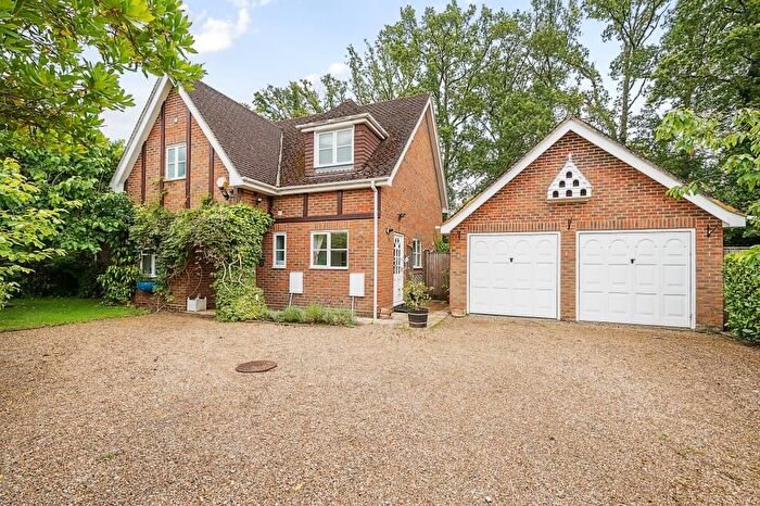 4 Bedroom Detached House To Rent In Windsor, Berkshire, SL4