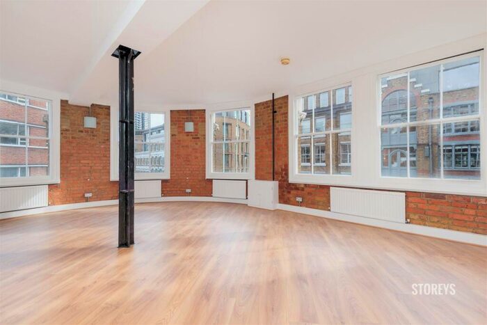 2 Bedroom Apartment To Rent In Garden Walk, Shoreditch, EC2A
