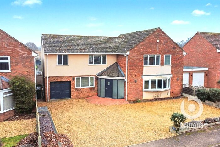 4 Bedroom Detached House For Sale In Chain Free - Large Family Home In Ullswater Avenue, South Wootton, PE30
