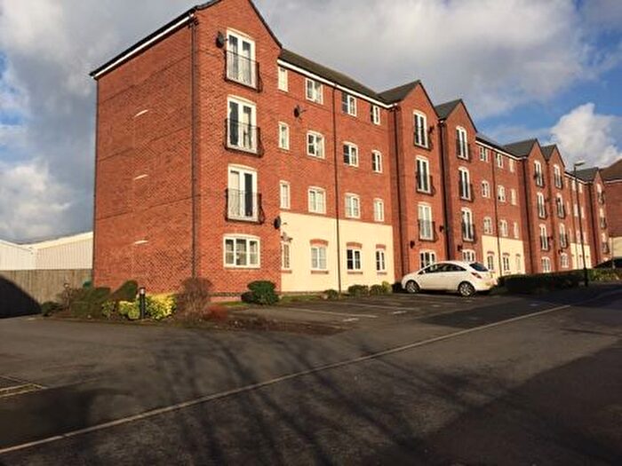 2 Bedroom Flat To Rent In Water Reed Grove, Walsall, WS2