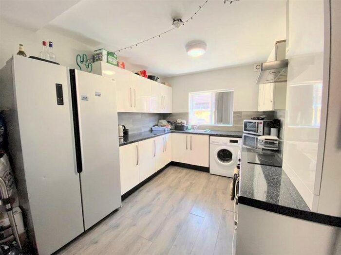 5 Bedroom Terraced House To Rent In Leopold Road, Liverpool - Ensuite Rooms - / Academic Year, L7