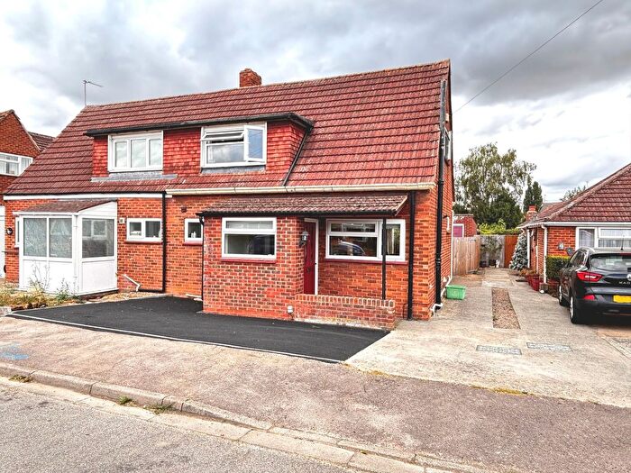 3 Bedroom Semi Detached House For Sale In Rodney Close, Longlevens, GL2