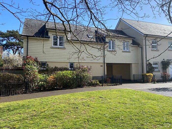 2 Bedroom Flat For Sale In Carhaix Way, Dawlish, EX7