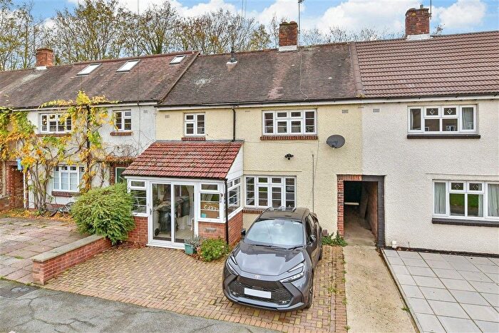 4 Bedroom Terraced House For Sale In Bishops Close, Sutton, Surrey, SM1