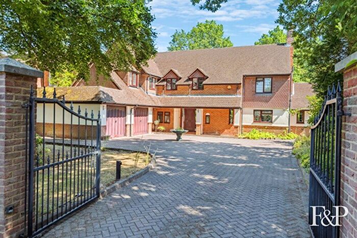 6 Bedroom Detached House For Sale In Windsor Road, Gerrards Cross, SL9