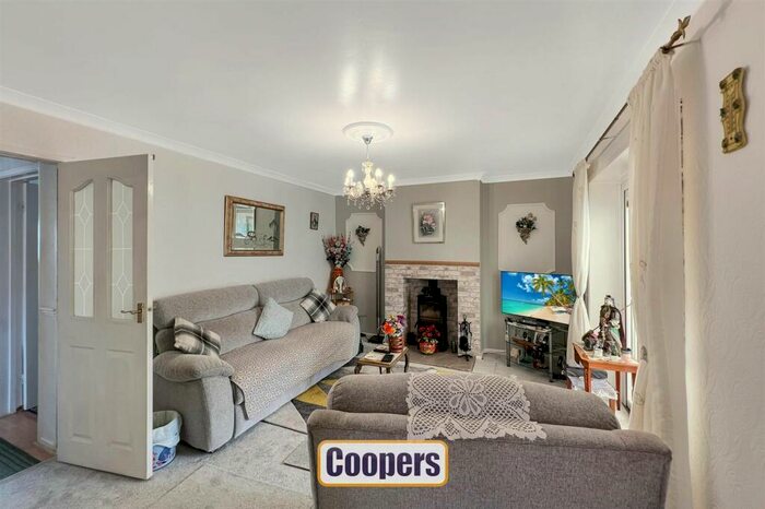 2 Bedroom Semi-Detached Bungalow For Sale In Cubbington Road, Hall Green, CV6