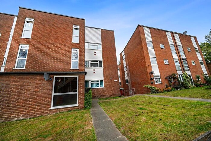 1 Bedroom Flat For Sale In Kempton Close, Erith, DA8