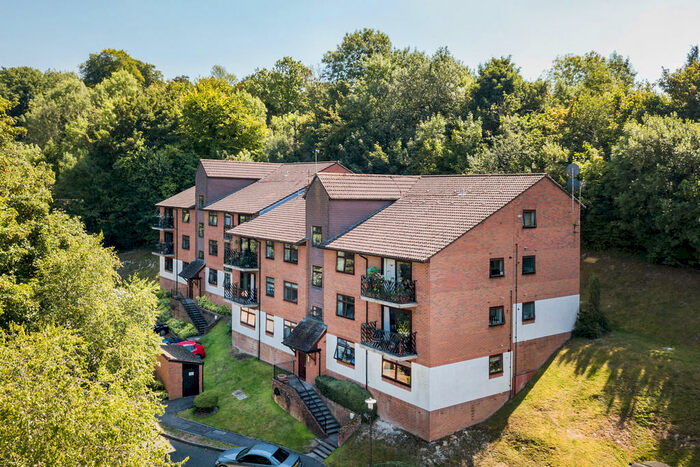 1 Bedroom Apartment To Rent In Hillside Road, Whyteleafe, CR3