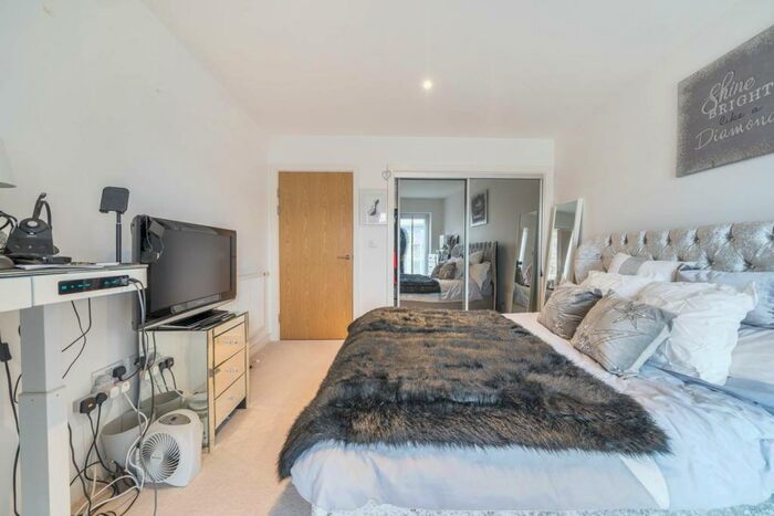 1 Bedroom Flat To Rent In Royal Court, Stanmore, HA7