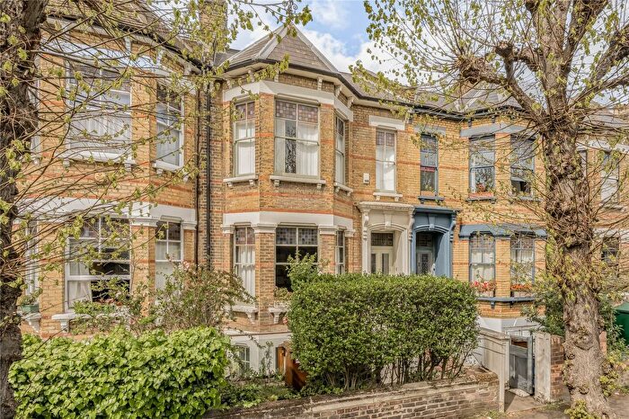4 Bedroom Terraced House For Sale In Newick Road, London, E5