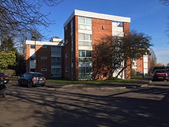 Apartment To Rent In Avalon Close, London, EN2