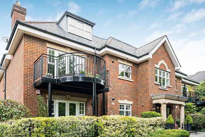 2 Bedroom Flat For Sale In Uxbridge Road, Stanmore, HA7