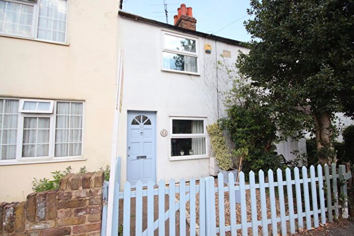 2 Bedroom Cottage For Sale In Westborough Road, Maidenhead, SL6