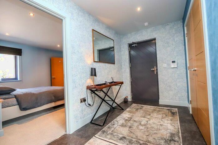 2 Bedroom Flat To Rent In Albert Road, Clevedon, BS21
