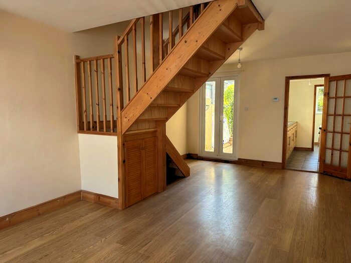2 Bedroom House To Rent In Glenfield Road, Dover, CT16